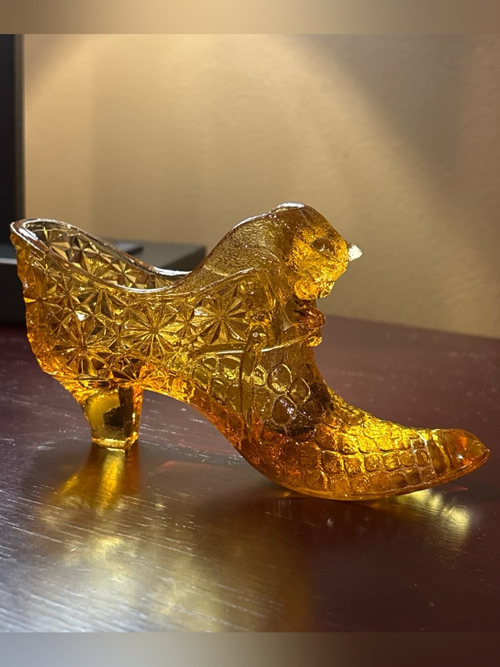 Vintage 1960s Fenton Amber Cat Head Shoe Slipper Daisy & Button Glass Figurine
